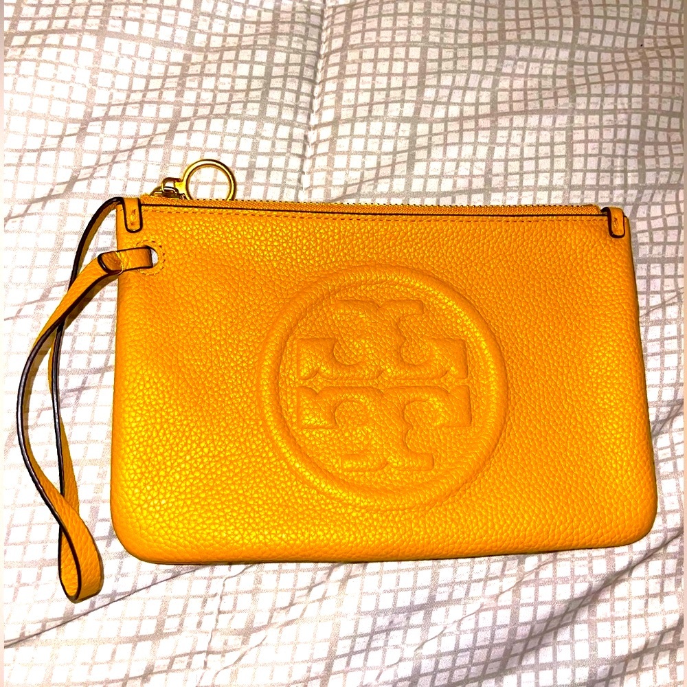 Tory Burch small leather wristlet. Gorgeous and like new